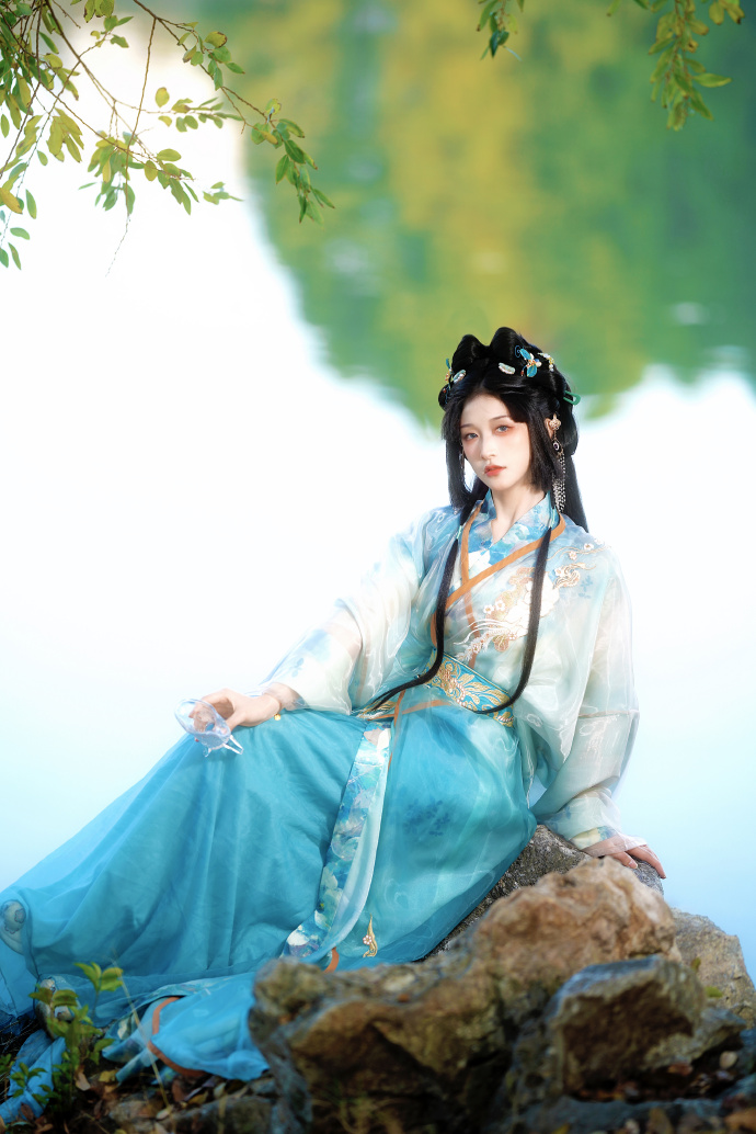 隐入尘烟 封面